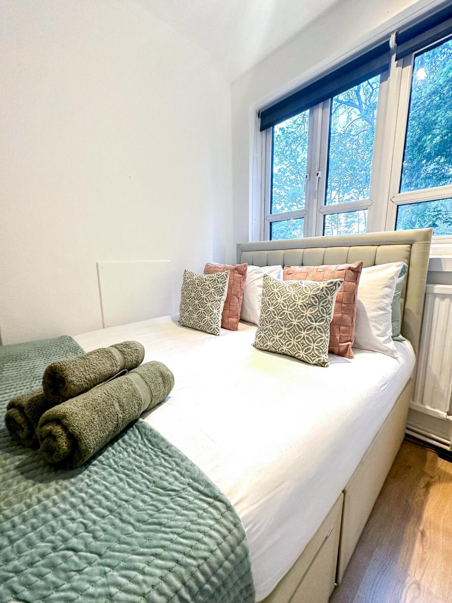 Apartament Vibrant 3 Bedrooms Flat With Private Balcony Near Finsbury Park, Wood Green Londra