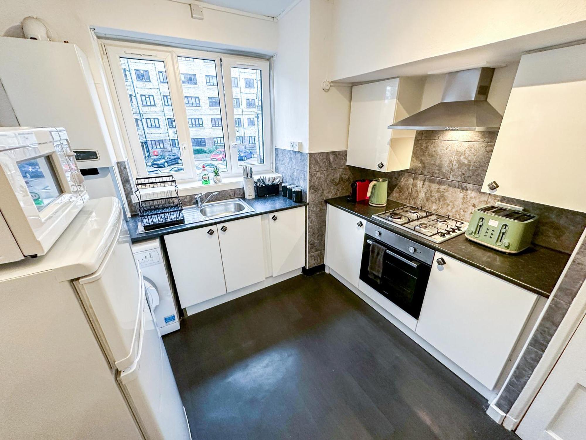 Apartament Vibrant 3 Bedrooms Flat With Private Balcony Near Finsbury Park, Wood Green